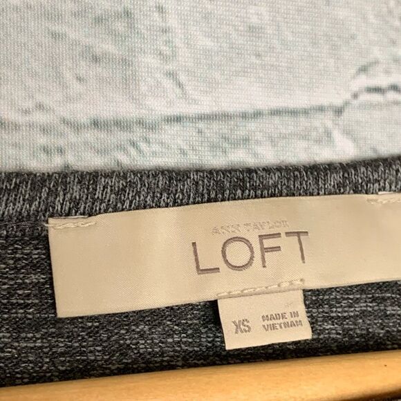 Loft ruffle sleeve embellished top. XS - Picture 3 of 4